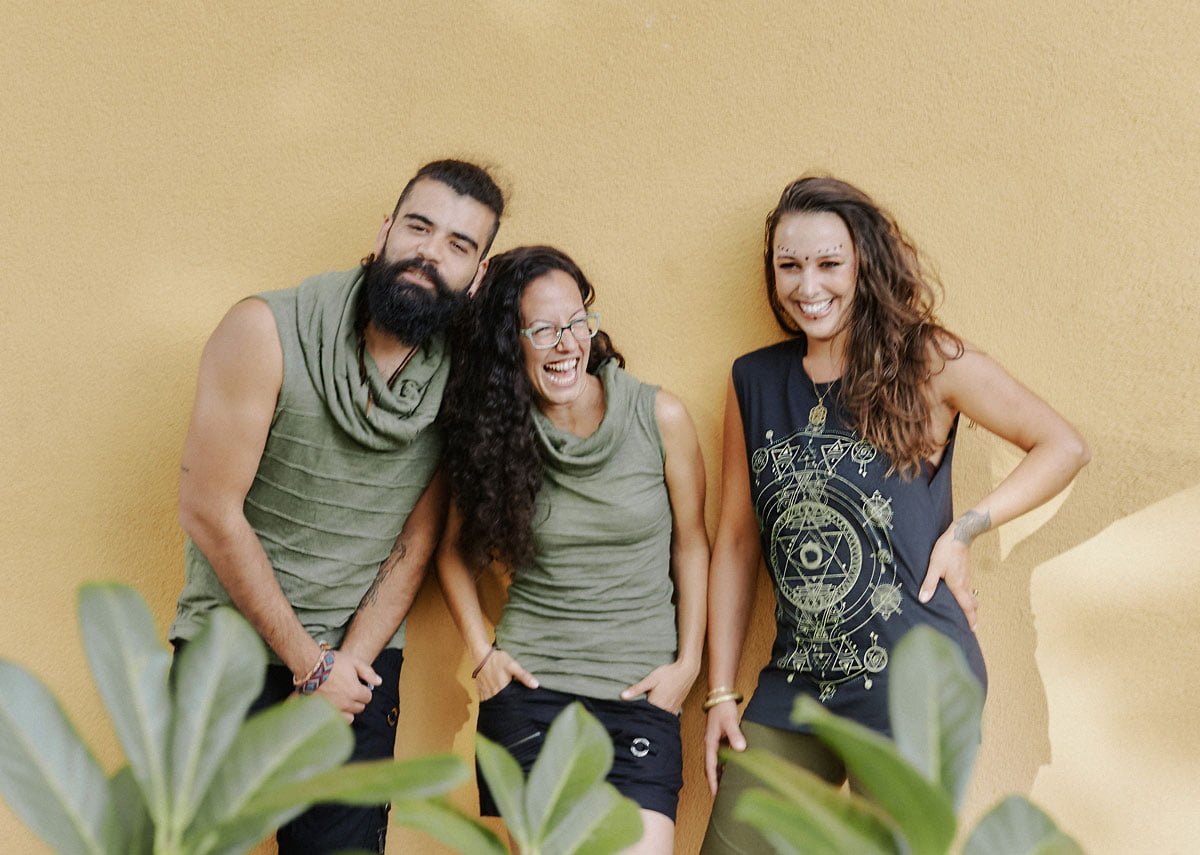 Behind-the-scenes look at Avanyah's photo shoot featuring eclectic alternative streetwear and vibrant festival fashion ensembles