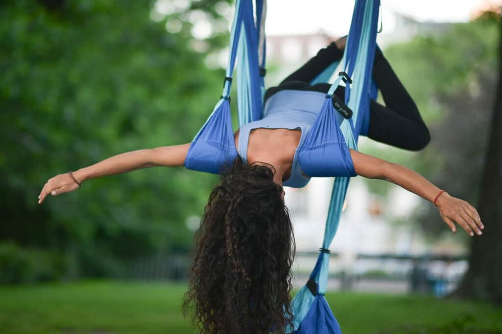 Efi Love Lights blog about aerial movement, yoga and meditation in the Avanyah Clothing online shop