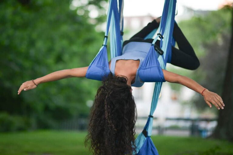 Efi Love Lights blog about aerial movement, yoga and meditation in the Avanyah Clothing online shop