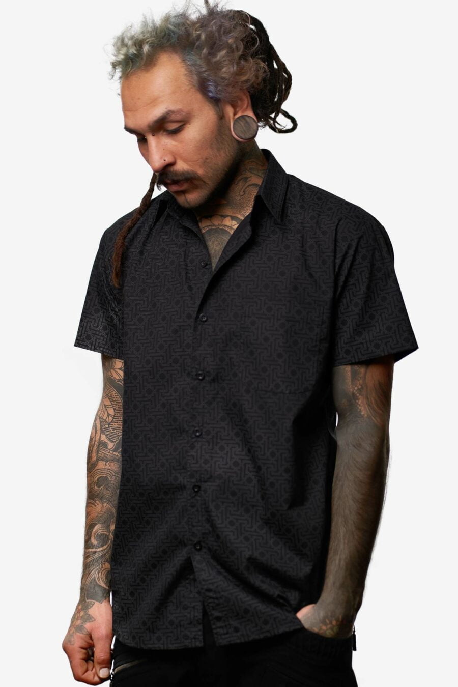 arabesque-button-shirt-black-for-men-screen-print-avanyah